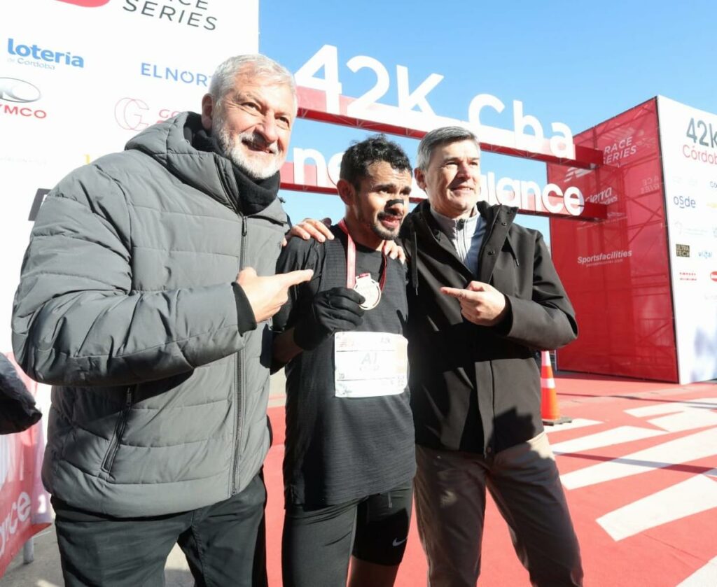 Comenzó la Maratón Ciudad de Córdoba 2026 y Pedro "Tucu" Gómez volvió a imponerse en los 42K Comenzó la Maratón Ciudad de Córdoba 2026 y Pedro "Tucu" Gómez volvió a imponerse en los 42K