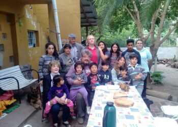 Adopción de adolescentes: la pareja cordobesa que abrió sus puertas a 11 chicos