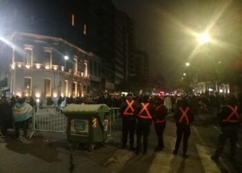 Seis detenidos tras una celebración que reunió a unas 20 mil personas