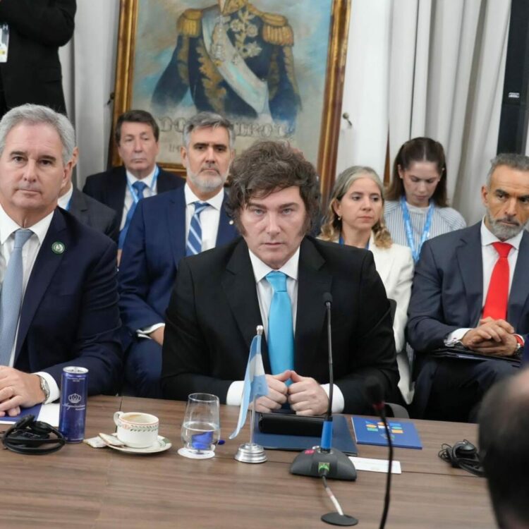 Milei profundiza su agenda regional y se reunirá con aliados Javier Milei iniciará una gira por Brasil, Perú, Ecuador y Colombia para reunirse con dirigentes y presidentes aliados, en una agenda que vuelve a marcar sus diferencias políticas con Luiz Inácio Lula da Silva.