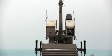 Irán intensifica sus ataques contra bases de EE.UU. en el Golfo Irán intensifica sus ataques contra bases de EE.UU. en el Golfo