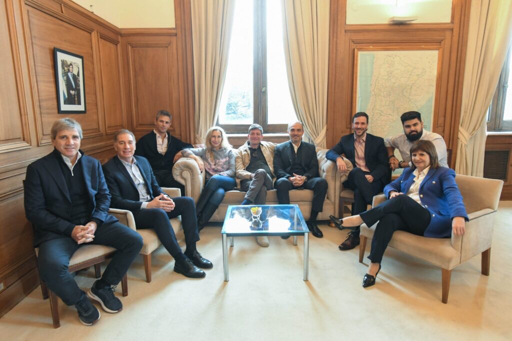 La Mesa Política se volvió a reunir en la Casa Rosada La Mesa Política se volvió a reunir en la Casa Rosada