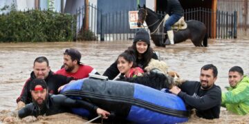 Lluvias históricas azotan el desierto de Atacama y dejan un muerto y cientos de damnificados Lluvias históricas azotan el desierto de Atacama y dejan un muerto y cientos de damnificados