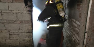Un incendio provocó importantes daños en una vivienda
