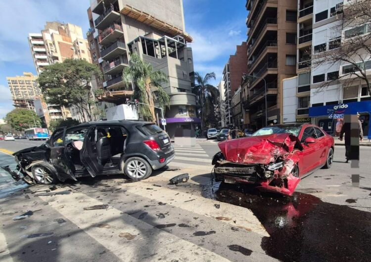 Dos mujeres resultaron heridas tras un fuerte choque El accidente ocurrió en calle Buenos Aires al 700, en barrio Nueva Córdoba.