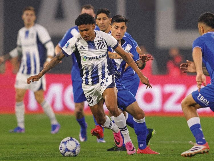 La era Sampaoli comenzó mal: A Talleres se lo dieron vuelta y perdió 3-1 ante Vélez en el Kempes La era Sampaoli comenzó mal: A Talleres se lo dieron vuelta y perdió 3-1 ante Vélez en el Kempes