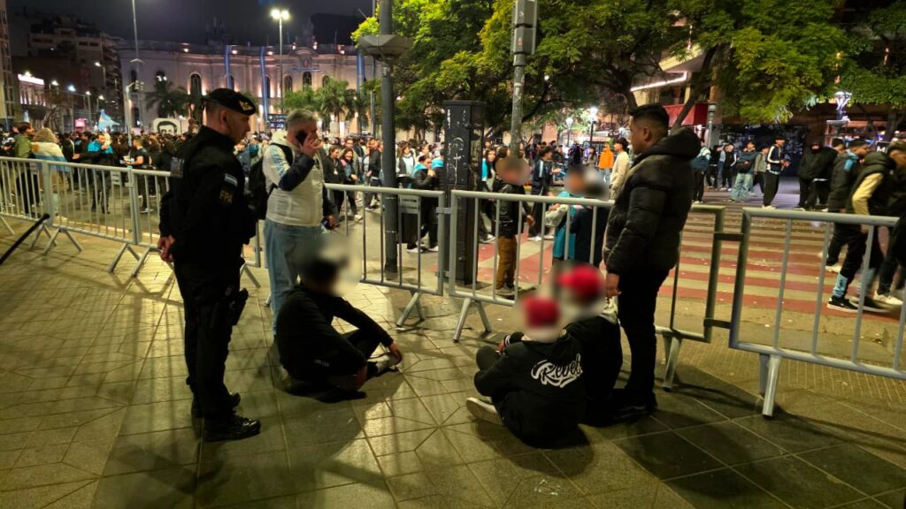 Más de 8.000 personas festejaron tras el partido de Argentina: cinco detenidos y 760 decomisos Más de 8.000 personas festejaron tras el partido de Argentina: cinco detenidos y 760 decomisos