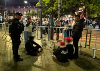 Más de 8.000 personas festejaron tras el partido de Argentina: cinco detenidos y 760 decomisos Más de 8.000 personas festejaron tras el partido de Argentina: cinco detenidos y 760 decomisos