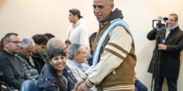 Se trata de 12 personas que concluyeron la iniciativa “Oportunidades que construyen futuro” y hoy integran formalmente la empresa de servicios Kazaró.