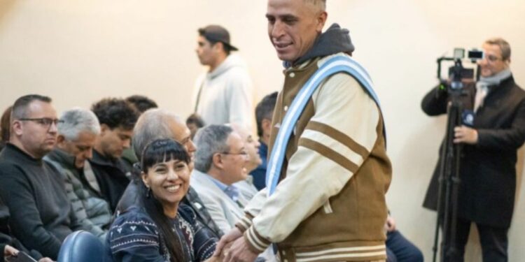 Se trata de 12 personas que concluyeron la iniciativa “Oportunidades que construyen futuro” y hoy integran formalmente la empresa de servicios Kazaró.