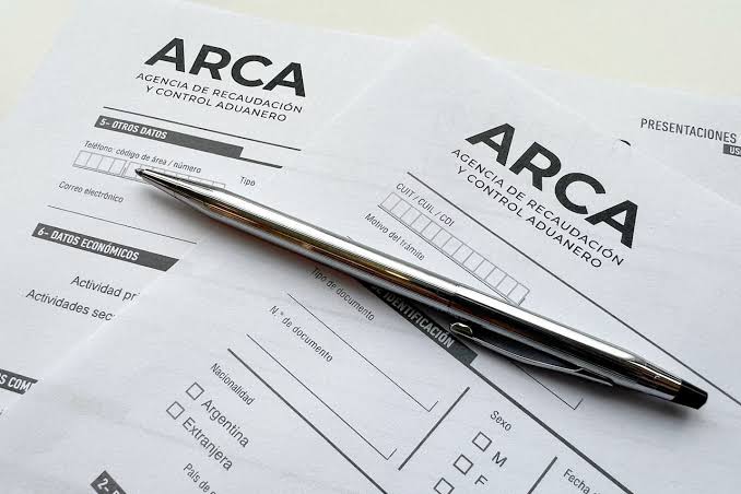 Prórroga en la presentación de Ganancias: qué cambia para los contribuyentes ARCA extendió hasta el 27 de agosto el plazo para presentar la declaración jurada del Impuesto a las Ganancias, aunque mantuvo el vencimiento del pago para el 27 de julio, una medida que genera dudas sobre la aplicación de la ley de Inocencia Fiscal.
