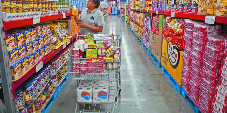 Las ventas minoristas de las pymes cordobesas retrocedieron un 6,6% interanual en junio. Aunque la caída se desacelera, el sector comercial sostiene que la recuperación del consumo todavía no logra consolidarse.