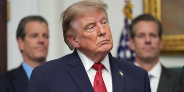 Trump anunció una “guerra económica” contra Irán y amenazó con sanciones a quienes lo ayuden
