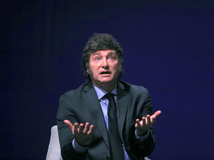 La aprobación de Milei cae al 31,4% y casi seis de cada diez desaprueban su gestión Un relevamiento de Zentrix Consultora registró una fuerte caída en la aprobación de Javier Milei, mientras la oposición aún no logra capitalizar el creciente rechazo a la gestión.