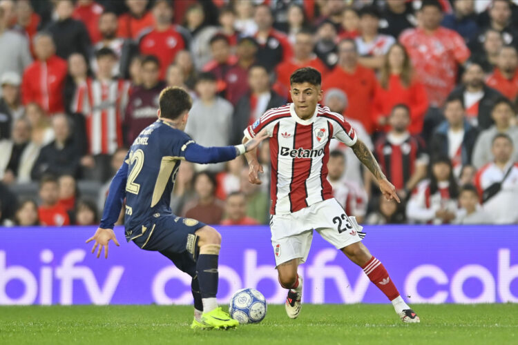 River le gana 1-0 a Argentinos Juniors y busca cortar la racha