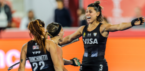 Agustina Gorzelany, en dos oportunidades, y Juana Castellaro convirtieron los goles de Las Leonas.