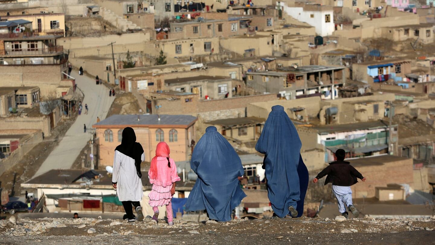 Apartheid de género: la política contra las mujeres en Afganistán Apartheid de género: la política contra las mujeres en Afganistán