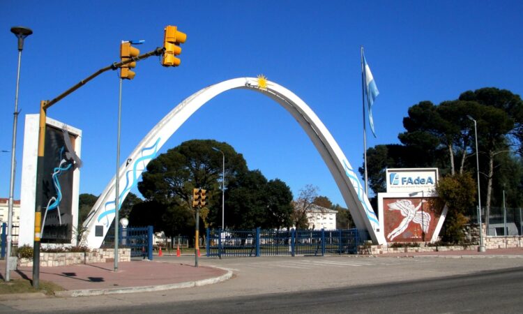 Aprueban el presupuesto 2026 de FAdeA con un rojo operativo de $14.000 millones FAdeA proyecta $201 millones para maquinaria y equipamiento.