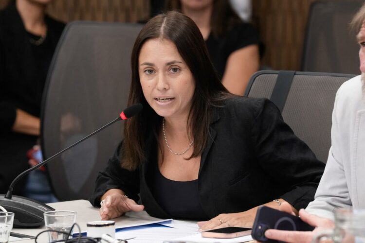 Carolina Basualdo: "No podemos ir siempre detrás de las cenizas" La diputada nacional por Córdoba presentó la iniciativa en la Cámara Baja.