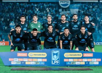 La formación que presentó Belgrano en Tucumán.
