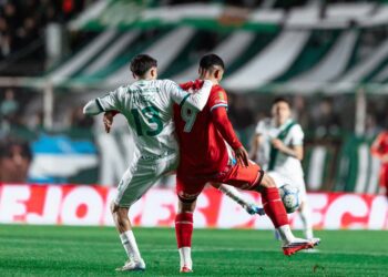 Belgrano sacó adelante un partido chivo y recuperó la sonrisa ante Banfield