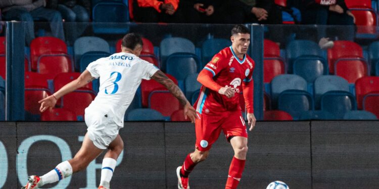 Cardozo salvador: el arquero atajó un penal y Belgrano sigue empatando 0-0 con Tigre