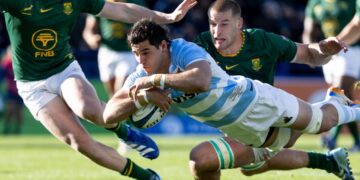 Los Pumas, con estrenos y errores, perdieron frente a Sudáfrica Benjamín Grondona, autor del único try argentino.