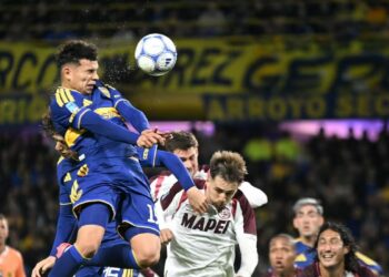Boca venció a Lanús sobre el final y quedó en zona de playoffs