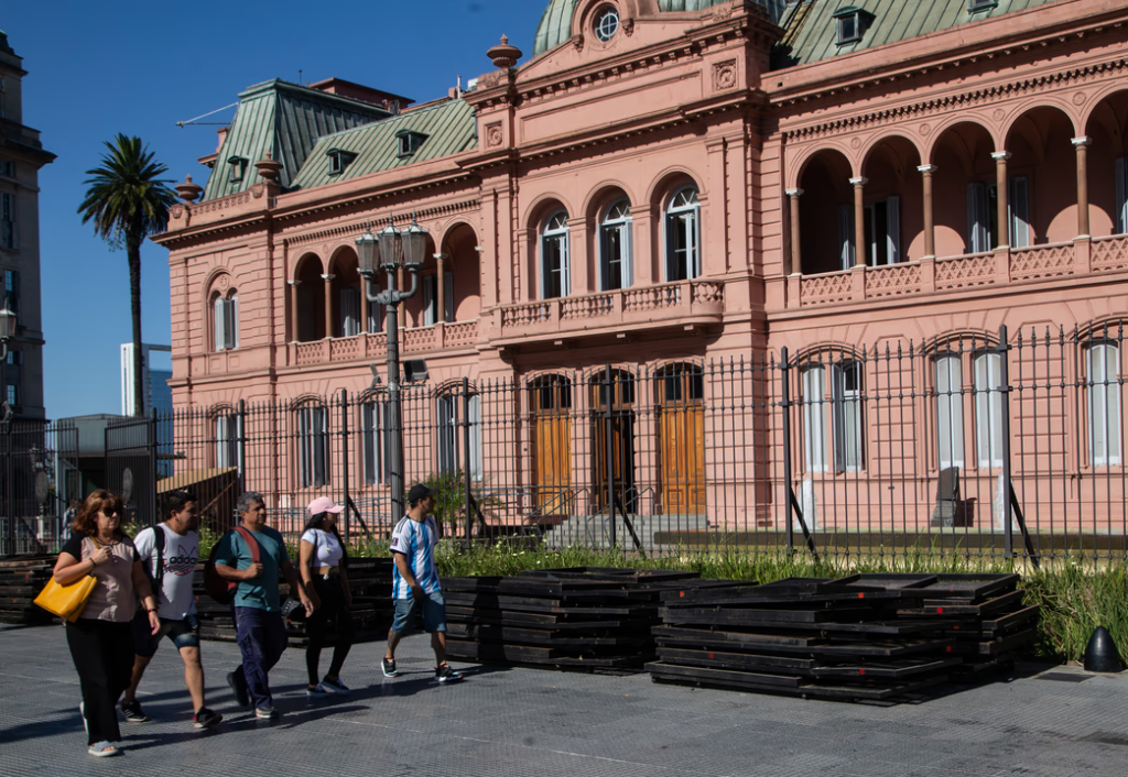 El Gobierno autorizó ventas y subastas de terrenos e inmuebles del Estado