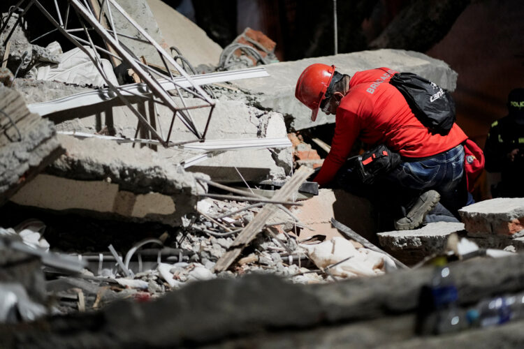 Colombia supera la “ventana dorada” para hallar sobrevivientes A tres días del terremoto, la esperanza de encontrar sobrevivientes sigue vigente, aunque el tiempo se convierte en el principal enemigo de los equipos de rescate.