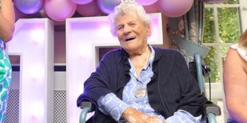 Ethel Caterham celebró sus 117 años como la persona más longeva del mundo