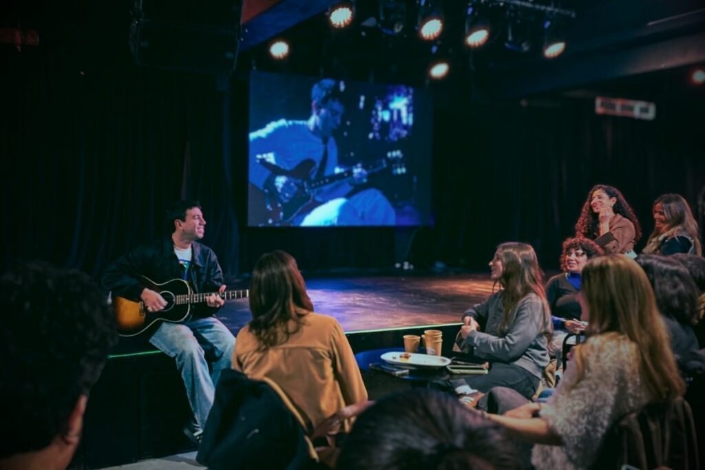 Un café con Mateo Sujatovich: gastronomía, música y la previa de su show en Córdoba Conociendo Rusia, un café con Mateo.