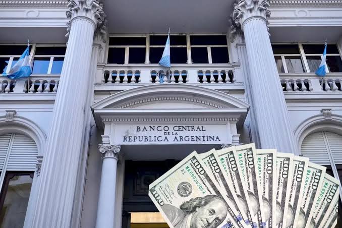 Crédito en dólares: el BCRA reglamentó el acceso y Bausili descartó un boom El esquema busca sumar crédito sin comprometer la estabilidad financiera.