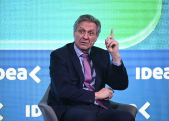 Daza anticipó que el Banco Central comprará 10.000 millones de dólares