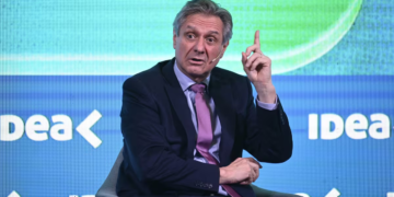 Daza anticipó que el Banco Central comprará 10.000 millones de dólares