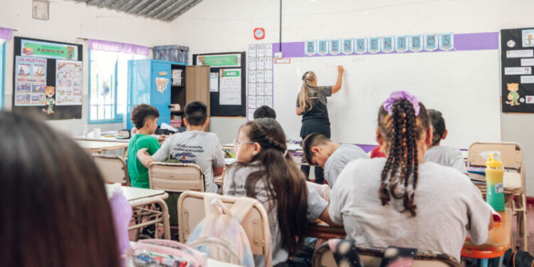 Desde la formación hasta la jubilación: ¿cómo es la carrera docente en Argentina? carrera