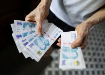 El Gobierno busca garantizar un salario mínimo de más de $1 millón en las paritarias