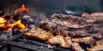 El Índice Asado bajó en julio y preparar una parrillada costó $142.900 para 10 personas El Índice Asado bajó en julio y preparar una parrillada costó $142.900 para 10 personas