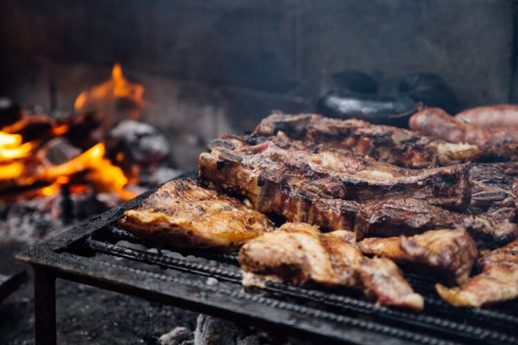 El consumo del asado se mantuvo firme durante julio, impulsado por los encuentros familiares para seguir los partidos del Mundial de Fútbol 2026.