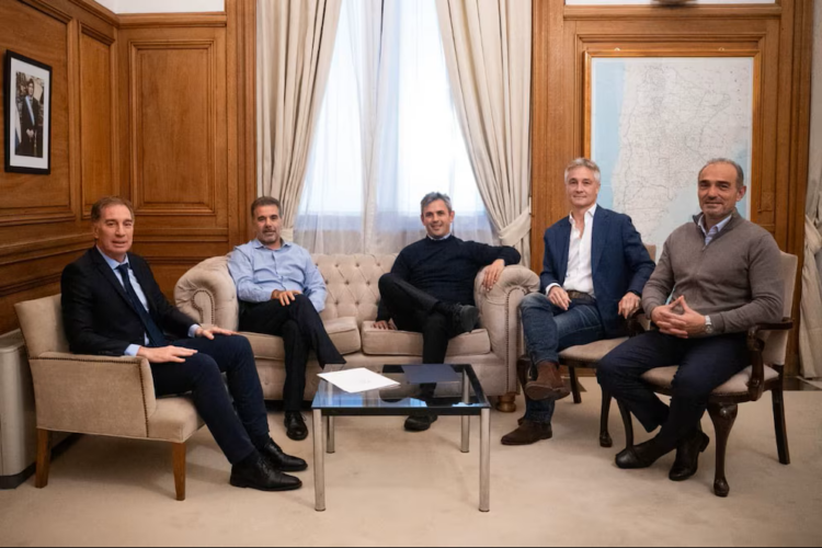Santilli, Ritondo, Martín Menem, De Andreis y "Lule" Menem protagonizaron la cumbre.