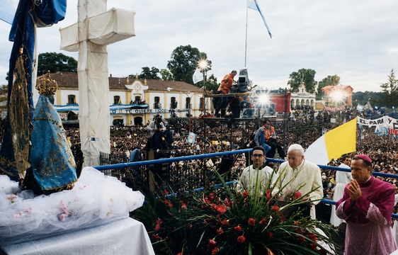 El recorrido de Juan Pablo II, el único Papa que visitó la Argentina El Papa Juan Pablo II visitó Luján en 1982.