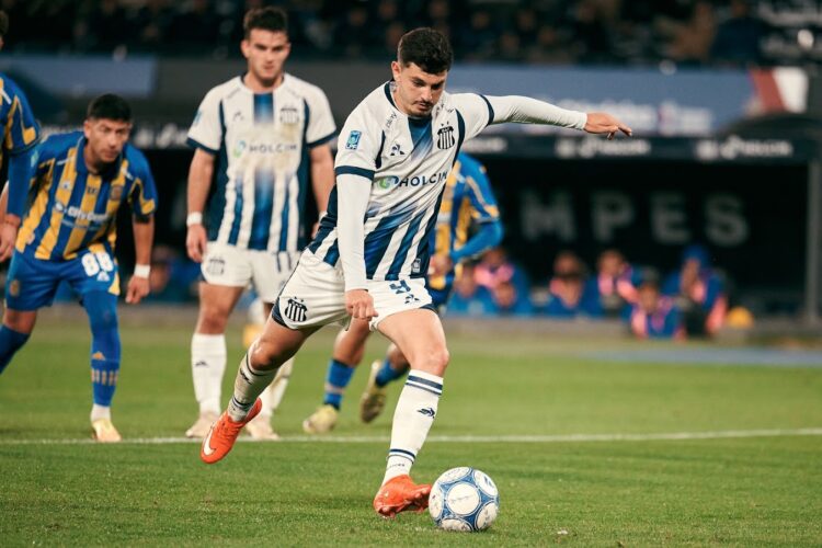 El baño de realidad de Sampaoli: sin renuncia, pero con un Talleres lleno de angustia Agustín Álvarez Martínez abrió el marcador en una noche que prometía un triunfo y terminó en empate con sabor a derrota.