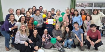 Linkeadores sociales: vínculos que cuidan y comunidades que acompañan Linkeadores sociales: vínculos que cuidan y comunidades que acompañan