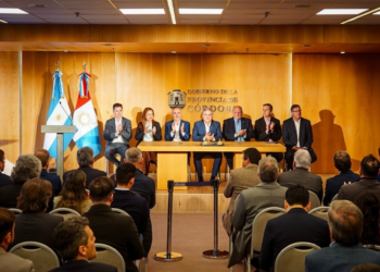 Llaryora lanzó el programa Córdoba Impulsa con 6 cuotas sin interés y créditos para Pymes Córdoba Impulsa