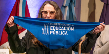 Emotivo discurso de Martel en la entrega del Honoris Causa Emotivo discurso de Martel en la entrega del Honoris Causa