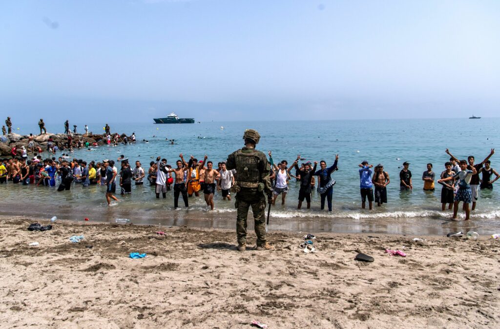 España reformará sus leyes de asilo y extranjería tras crisis migratoria en Ceuta