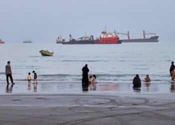 Estados Unidos volvió a bombardear objetivos iraníes en Ormuz