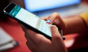 La víctima transfirió casi $30 millones al supuesto novio británico.