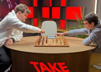 Faustino Oro le ganó una partida a Magnus Carlsen, el número uno del mundo