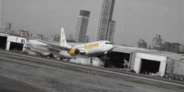 Flybondi: más de 700 ex trabajadores reclaman indemnizaciones y retiros voluntarios impagos